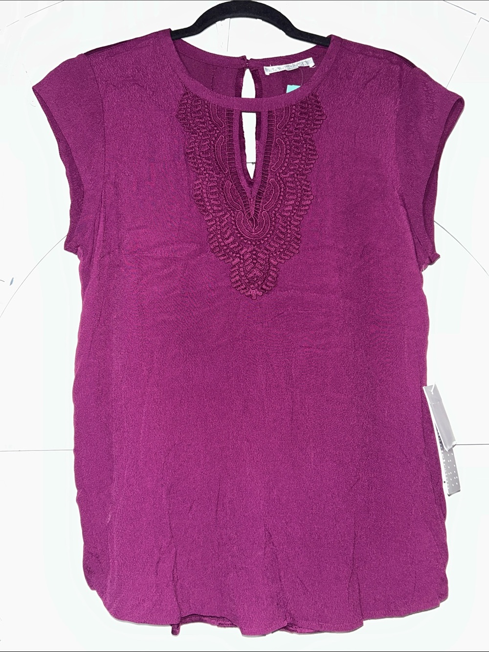 NWT Daniel Rainn Burgundy Embroidered Crochet Keyhole Cap Sleeve Blouse Top